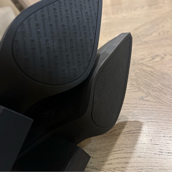 BCBGeneration Women's Cassidy Ankle Boot  9.5M - Picture 8 of 8